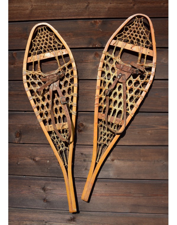 Vintage Canadian Snowshoes / Raquettes a neige Vintage / Vintage Schneeschuhe Vintage Canadian Snowshoes / Raquettes a neige Vintage / Vintage Schneeschuhe