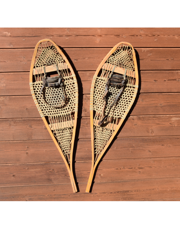 Vintage Canadian Snowshoes / Raquettes a neige Vintage / Vintage Schneeschuhe Vintage Canadian Snowshoes / Raquettes a neige Vintage / Vintage Schneeschuhe