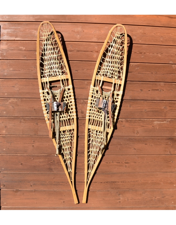 Vintage Canadian Snowshoes / Raquettes a neige Vintage / Vintage Schneeschuhe Vintage Canadian Snowshoes / Raquettes a neige Vintage / Vintage Schneeschuhe