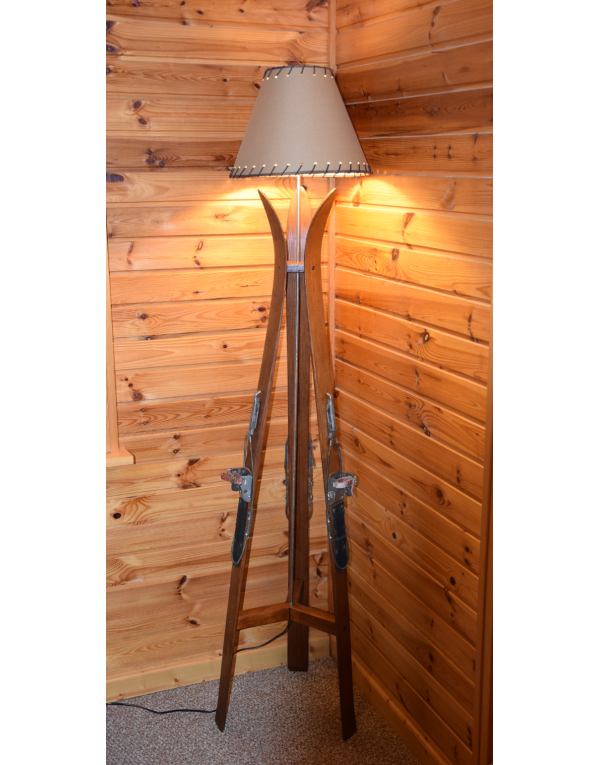 Antique Ski Floor Lamp / Lampadaire Ski / Ski Stehleuchte Antique Ski Floor Lamp / Lampadaire Ski / Ski Stehleuchte