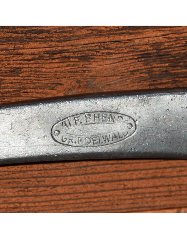 Vintage Swiss Ice Axe "Alfred Bhend" (Grindelwald) Vintage Swiss Ice Axe "Alfred Bhend" (Grindelwald)